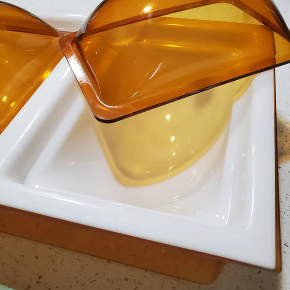 MCM 1960s Atomic Mod
Acrylic Domed Lidded Food Server - Picture 4 of 10